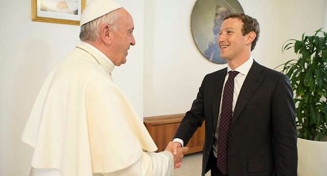 پهپاد، هدیه بنیان‌گذار فیس‌بوک به پاپ فرانسیس