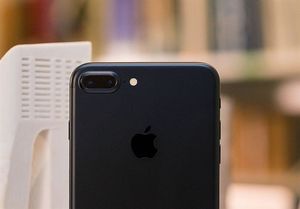 شکست اپل در نخستین روز عرضه آیفون 8 +عکس