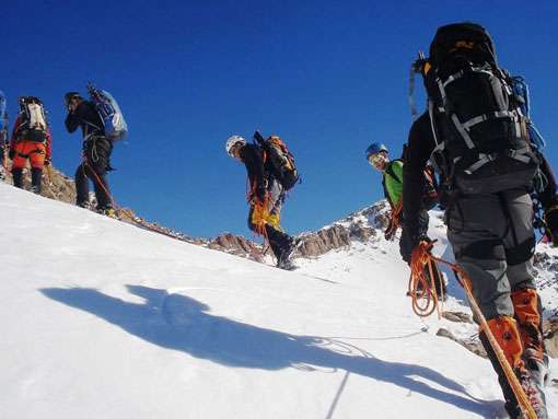 مرگ یک کوهنورد ومفقود شدن 9 نفر در اشترانکوه لرستان