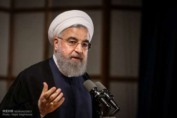 روحانی: دسترسی مردم به فضای مجازی نباید دایمی قطع باشد/ ریشه مشکلات فاصله مسئولان با نسل جوان است