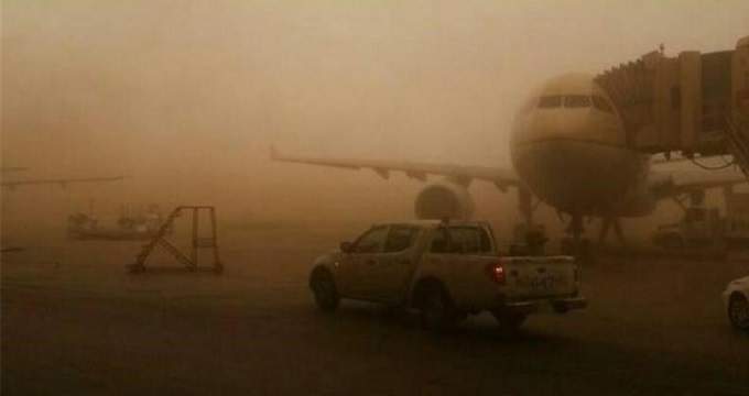 گرد و خاک باعث اختلال در پروازهای فرودگاه اهواز شد