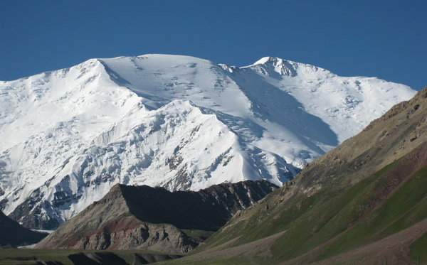 پیدا شدن یکی از کوهنوردان مفقود شده در ارتفاعات زیارت
