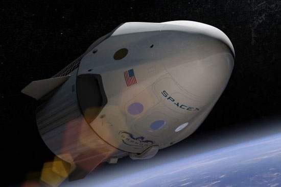 اسپیس ایکس مسافر مرموزی به ماه می‌برد