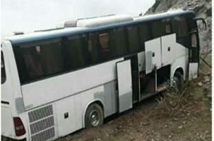 واژگونی اتوبوس در جاده مرودشت/ 5 کشته و 15 زخمی