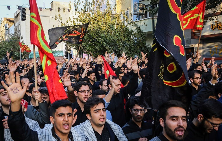 دسته‌های عزاداری دانشجویان راهی حسینیه امام خمینی(ره) شدند