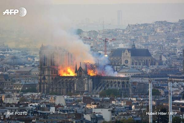 «قلب پاریس» در آتش