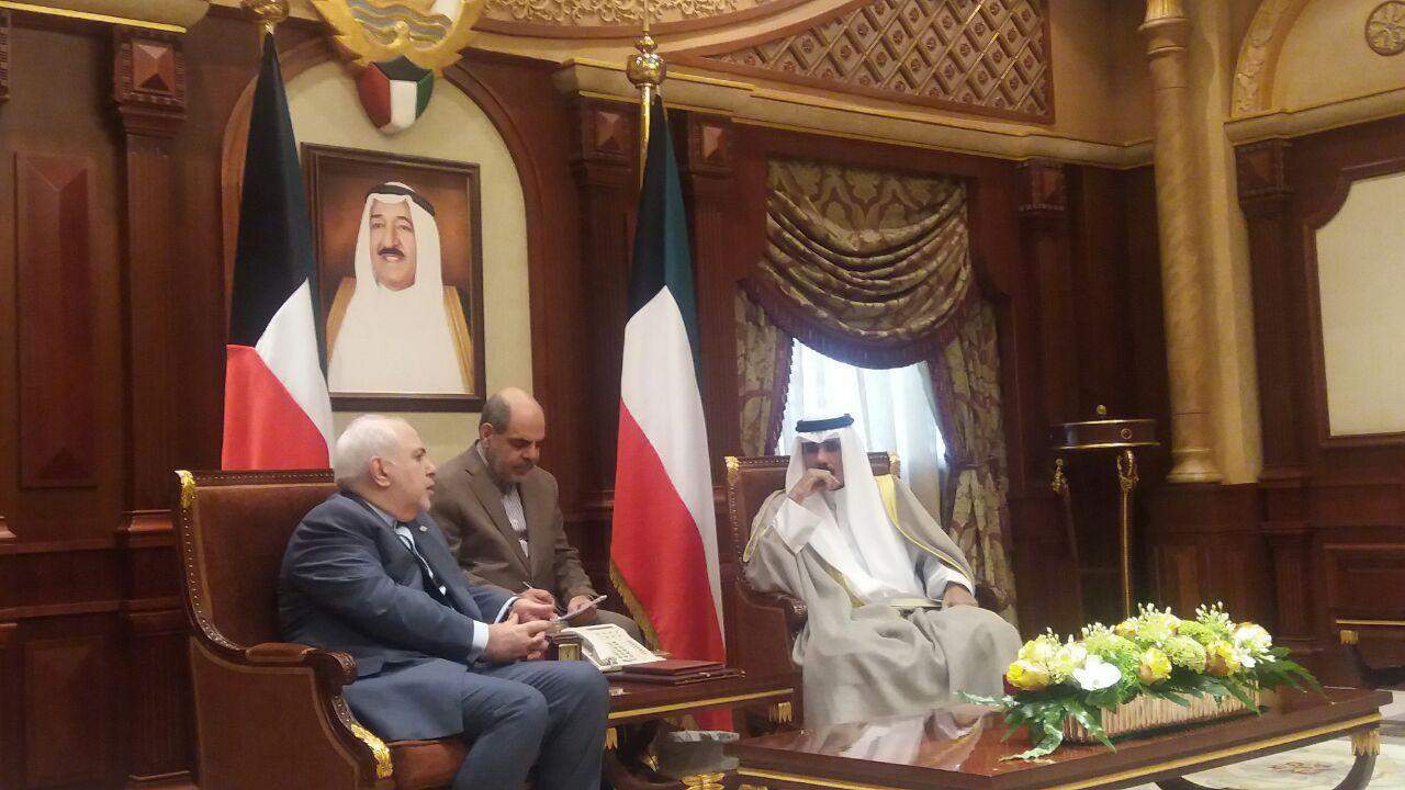 ظریف در دیدار با ولی عهد کویت: ما و شما در این منطقه ماندنی هستیم و بیگانگان رفتنی هستند
