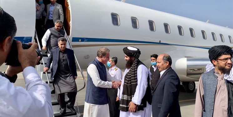 وزیر خارجه پاکستان در راس هیاتی وارد کابل شد