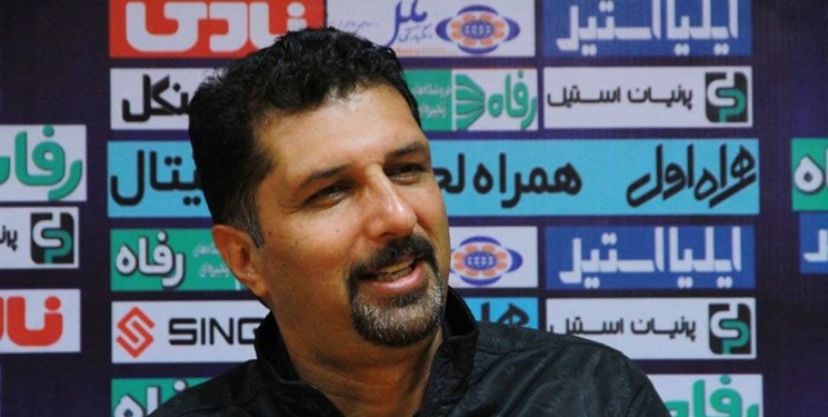 حسینی: دیدار مقابل فجر می تواند برای ما دردسرساز باشد/باید خودمان را آماده بازی های سنگین کنیم